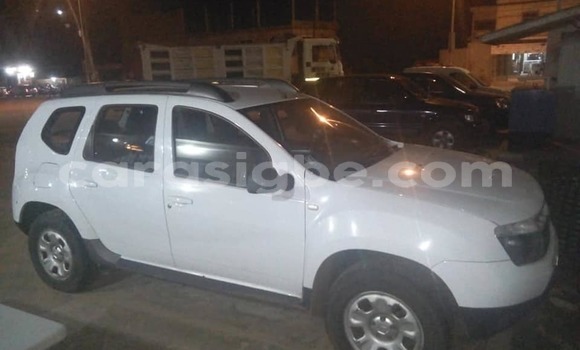 Acheter Occasion Voiture Renault Duster Blanc à Lomé, Togo Acheter Occasion Voiture Renault Duster Blanc à Lomé, Togo