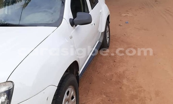 Acheter Occasion Voiture Renault Duster Blanc à Lomé, Togo Acheter Occasion Voiture Renault Duster Blanc à Lomé, Togo