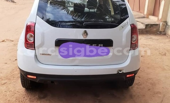 Acheter Occasion Voiture Renault Duster Blanc à Lomé, Togo Acheter Occasion Voiture Renault Duster Blanc à Lomé, Togo