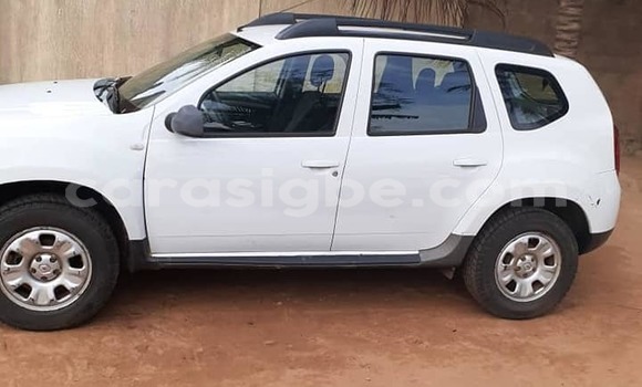 Acheter Occasion Voiture Renault Duster Blanc à Lomé, Togo Acheter Occasion Voiture Renault Duster Blanc à Lomé, Togo