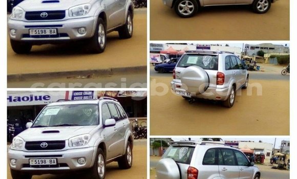 Acheter Occasion Voiture Toyota RAV4 Gris à Lomé, Togo Acheter Occasion Voiture Toyota RAV4 Gris à Lomé, Togo