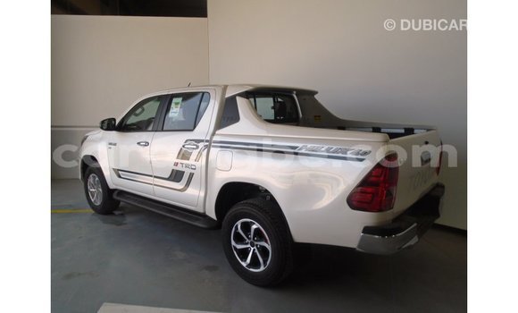Buy Import Toyota Hilux White Car in Import - Dubai in Togo Buy Import Toyota Hilux White Car in Import - Dubai in Togo
