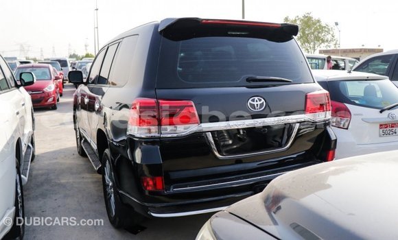 Acheter Import Voiture Toyota Land Cruiser Noir à Import - Dubai, Togo Acheter Import Voiture Toyota Land Cruiser Noir à Import - Dubai, Togo
