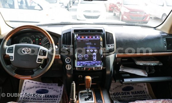 Acheter Import Voiture Toyota Land Cruiser Noir à Import - Dubai, Togo Acheter Import Voiture Toyota Land Cruiser Noir à Import - Dubai, Togo