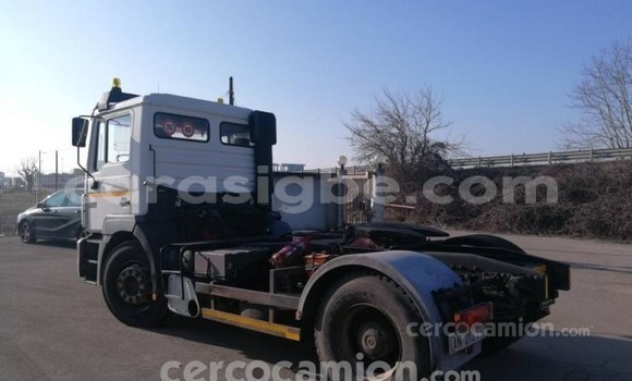 Acheter Occasion Utilitaire Man Silent Blanc à Lomé, Maritime Acheter Occasion Utilitaire Man Silent Blanc à Lomé, Maritime