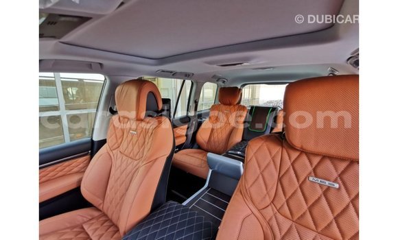 Acheter Import Voiture Toyota Land Cruiser Noir à Import - Dubai, Togo Acheter Import Voiture Toyota Land Cruiser Noir à Import - Dubai, Togo