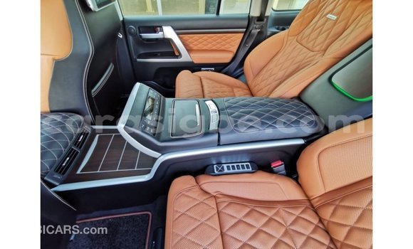 Acheter Import Voiture Toyota Land Cruiser Noir à Import - Dubai, Togo Acheter Import Voiture Toyota Land Cruiser Noir à Import - Dubai, Togo