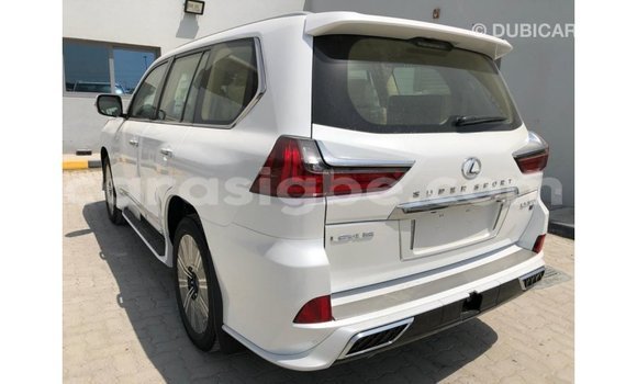 Acheter Import Voiture Lexus LX Blanc à Import - Dubai, Togo Acheter Import Voiture Lexus LX Blanc à Import - Dubai, Togo