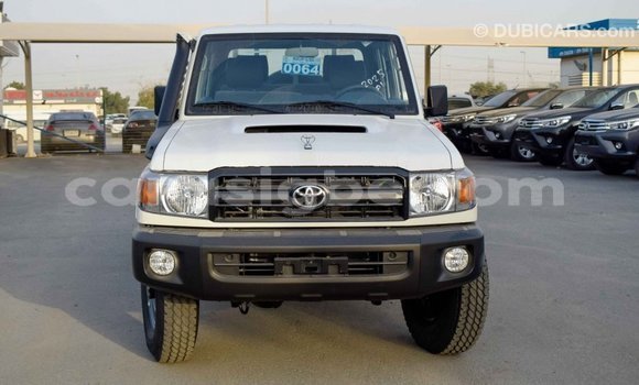 Buy Import Toyota Land Cruiser White Car in Import - Dubai in Togo Buy Import Toyota Land Cruiser White Car in Import - Dubai in Togo