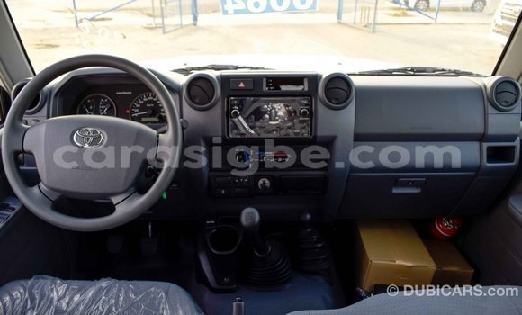 Buy Import Toyota Land Cruiser White Car in Import - Dubai in Togo Buy Import Toyota Land Cruiser White Car in Import - Dubai in Togo
