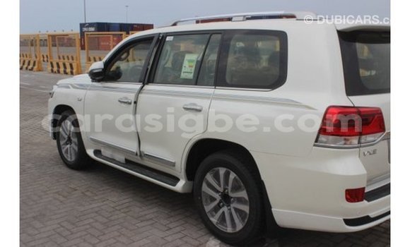 Buy Import Toyota Land Cruiser White Car in Import - Dubai in Togo Buy Import Toyota Land Cruiser White Car in Import - Dubai in Togo