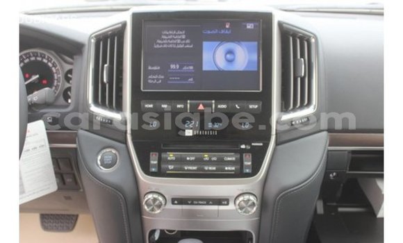 Buy Import Toyota Land Cruiser White Car in Import - Dubai in Togo Buy Import Toyota Land Cruiser White Car in Import - Dubai in Togo