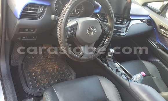 Acheter Occasion Voiture Toyota C-HR Gris à Lomé, Togo Acheter Occasion Voiture Toyota C-HR Gris à Lomé, Togo