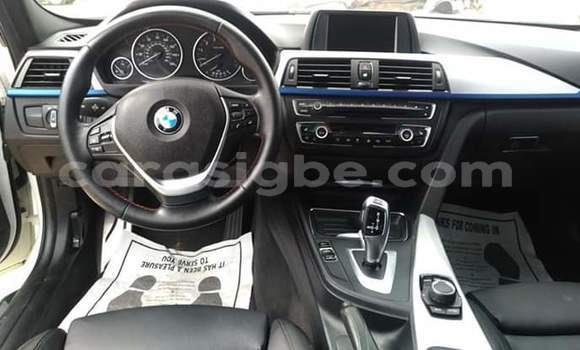 Acheter Occasion Voiture BMW 328i Blanc à Lomé, Togo Acheter Occasion Voiture BMW 328i Blanc à Lomé, Togo