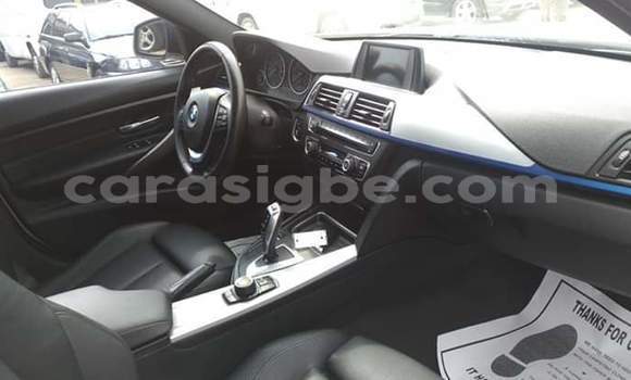 Acheter Occasion Voiture BMW 328i Blanc à Lomé, Togo Acheter Occasion Voiture BMW 328i Blanc à Lomé, Togo