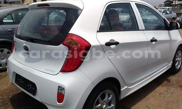 Acheter Occasion Voiture Kia Picanto Blanc à Lomé, Togo Acheter Occasion Voiture Kia Picanto Blanc à Lomé, Togo