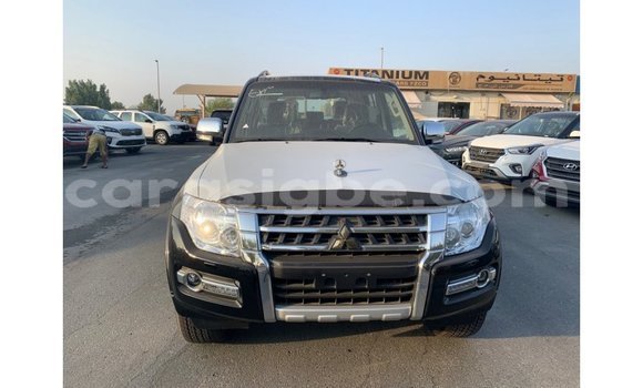 Acheter Import Voiture Mitsubishi Pajero Noir à Import - Dubai, Togo
