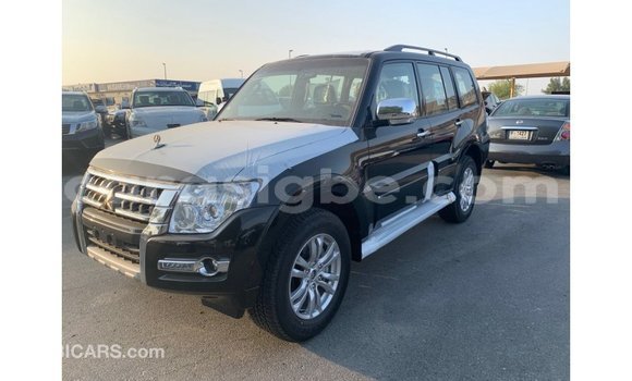 Acheter Import Voiture Mitsubishi Pajero Noir à Import - Dubai, Togo Acheter Import Voiture Mitsubishi Pajero Noir à Import - Dubai, Togo