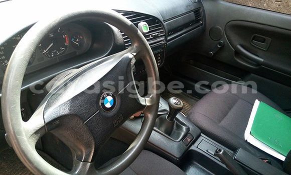 Acheter Occasion Voiture BMW 3–Series Noir à Adawlato, Togo Acheter Occasion Voiture BMW 3–Series Noir à Adawlato, Togo