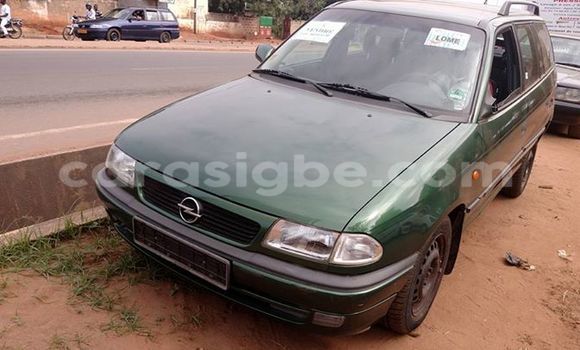 Buy Used Opel Astra Green Car in Adawlato in Togo Buy Used Opel Astra Green Car in Adawlato in Togo