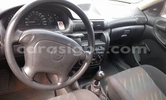 Buy Used Opel Astra Green Car in Adawlato in Togo Buy Used Opel Astra Green Car in Adawlato in Togo