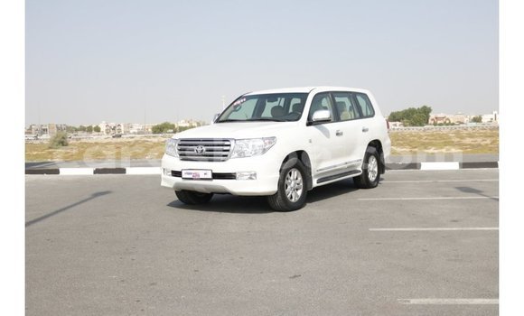 Buy Import Toyota Land Cruiser White Car in Import - Dubai in Togo