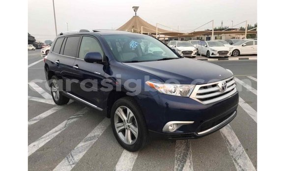 Acheter Import Voiture Toyota Highlander Bleu à Import - Dubai, Togo Acheter Import Voiture Toyota Highlander Bleu à Import - Dubai, Togo