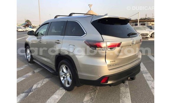 Acheter Import Voiture Toyota Highlander Beige à Import - Dubai, Togo Acheter Import Voiture Toyota Highlander Beige à Import - Dubai, Togo