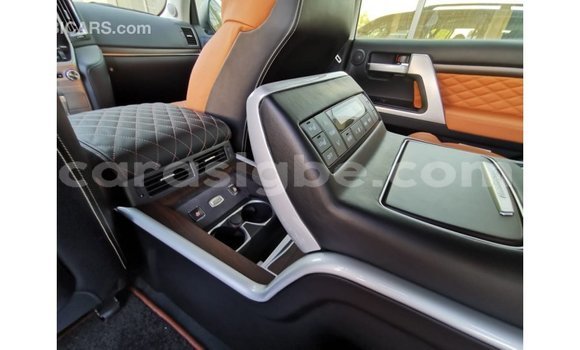 Buy Import Toyota Land Cruiser Black Car in Import - Dubai in Togo Buy Import Toyota Land Cruiser Black Car in Import - Dubai in Togo