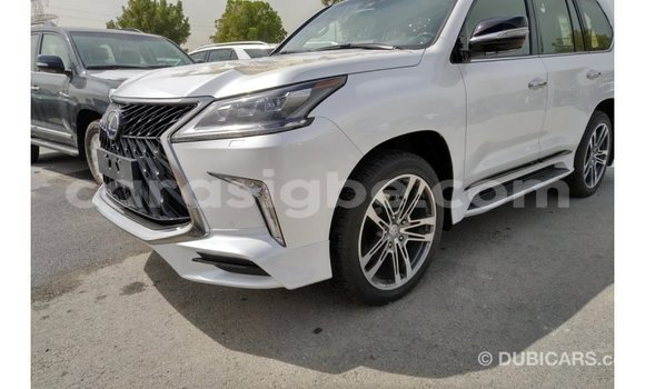 Acheter Import Voiture Lexus LX Blanc à Import - Dubai, Togo Acheter Import Voiture Lexus LX Blanc à Import - Dubai, Togo