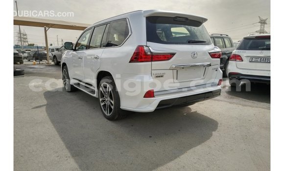 Acheter Import Voiture Lexus LX Blanc à Import - Dubai, Togo Acheter Import Voiture Lexus LX Blanc à Import - Dubai, Togo
