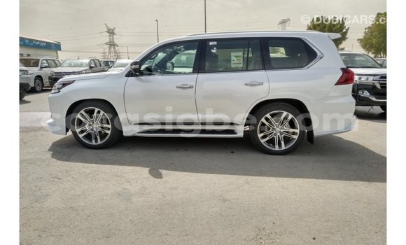 Acheter Import Voiture Lexus LX Blanc à Import - Dubai, Togo Acheter Import Voiture Lexus LX Blanc à Import - Dubai, Togo