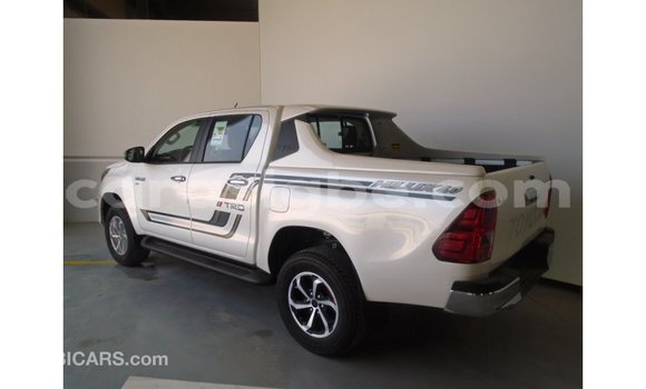 Acheter Import Voiture Toyota Hilux Blanc à Import - Dubai, Togo Acheter Import Voiture Toyota Hilux Blanc à Import - Dubai, Togo