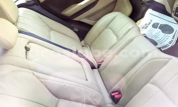 Acheter Occasion Voiture Land Rover Range Rover Evoque Blanc à Lomé, Togo Acheter Occasion Voiture Land Rover Range Rover Evoque Blanc à Lomé, Togo