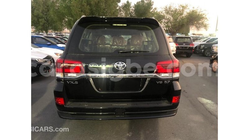 Big with watermark toyota land cruiser togo import dubai 4494