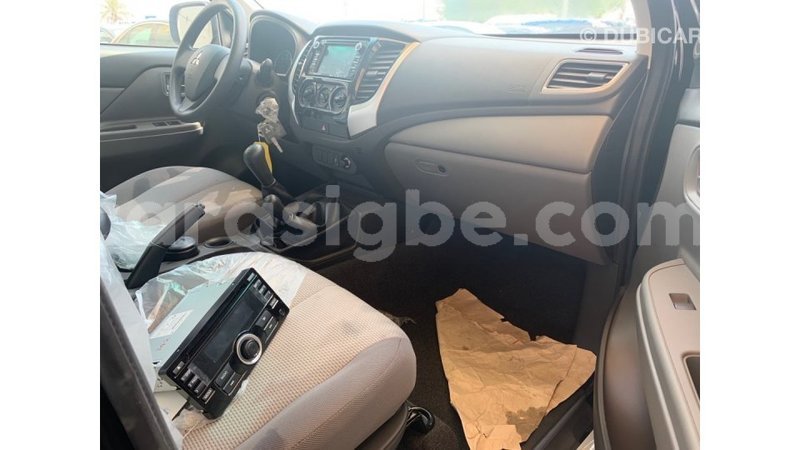 Big with watermark mitsubishi l200 togo import dubai 4496