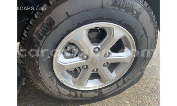 Acheter Import Voiture Mitsubishi L200 Noir à Import - Dubai, Togo Acheter Import Voiture Mitsubishi L200 Noir à Import - Dubai, Togo