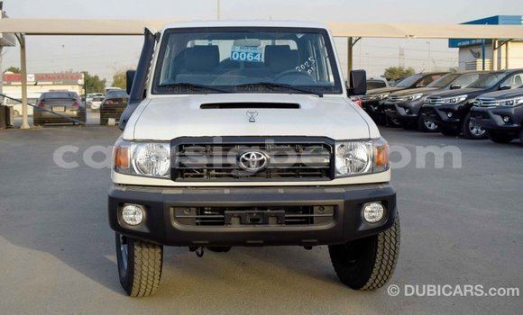 Acheter Import Voiture Toyota Land Cruiser Beige à Import - Dubai, Togo Acheter Import Voiture Toyota Land Cruiser Beige à Import - Dubai, Togo