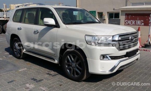Acheter Import Voiture Toyota Land Cruiser Blanc à Import - Dubai, Togo Acheter Import Voiture Toyota Land Cruiser Blanc à Import - Dubai, Togo