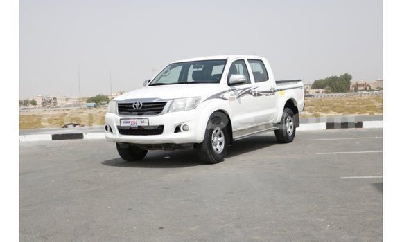 Buy Import Toyota Hilux White Car in Import - Dubai in Togo