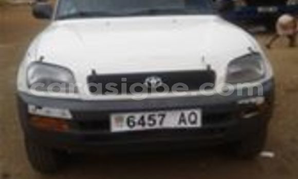 Acheter Occasion Voiture Toyota RAV4 Blanc à Lomé, Togo Acheter Occasion Voiture Toyota RAV4 Blanc à Lomé, Togo