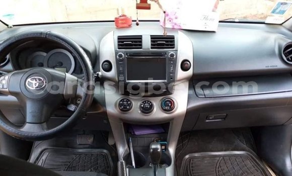 Acheter Occasion Voiture Toyota RAV4 Gris à Lomé, Togo Acheter Occasion Voiture Toyota RAV4 Gris à Lomé, Togo