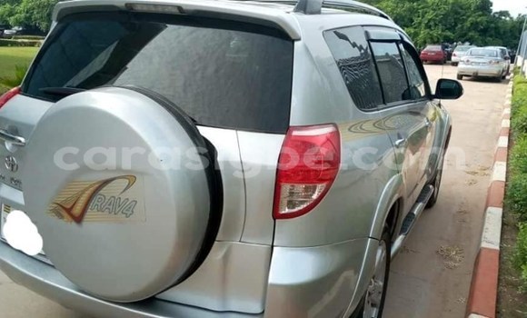 Acheter Occasion Voiture Toyota RAV4 Gris à Lomé, Togo Acheter Occasion Voiture Toyota RAV4 Gris à Lomé, Togo