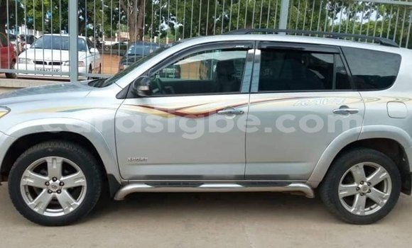 Acheter Occasion Voiture Toyota RAV4 Gris à Lomé, Togo Acheter Occasion Voiture Toyota RAV4 Gris à Lomé, Togo