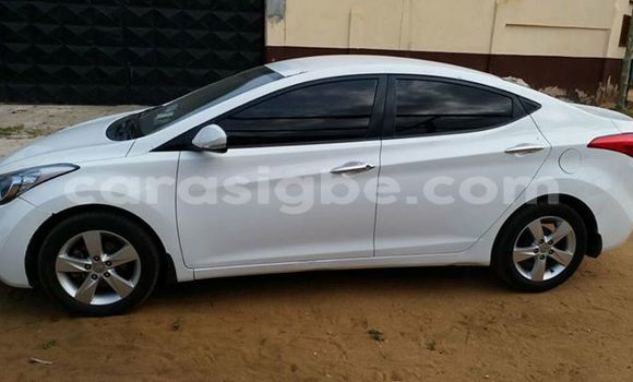 Acheter Occasion Voiture Hyundai Elantra Blanc à Adawlato, Togo