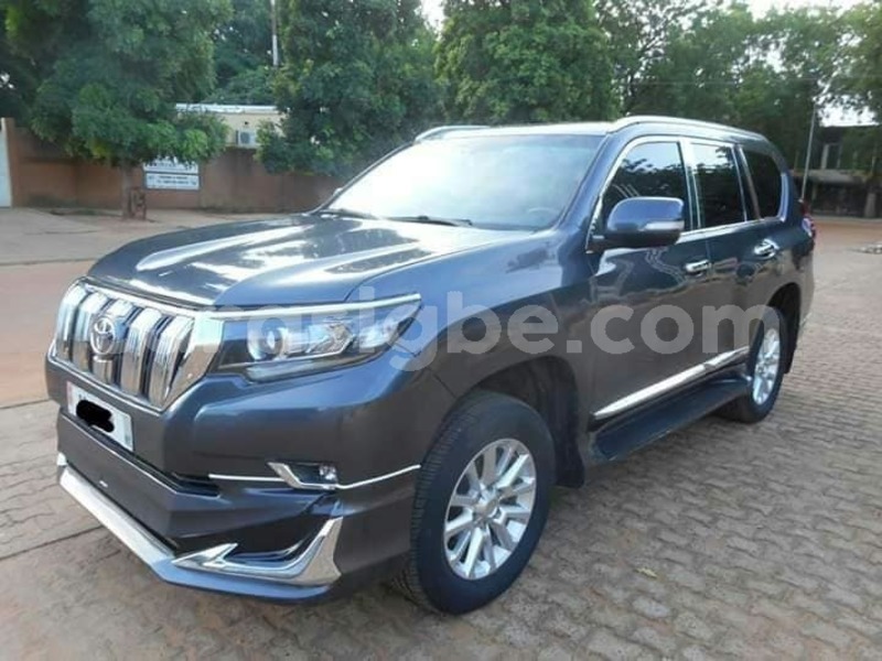 Acheter occasion voiture toyota land cruiser prado bleu à lomé, togo