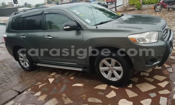 Acheter Occasion Voiture Toyota Highlander Vert à Lomé, Togo Acheter Occasion Voiture Toyota Highlander Vert à Lomé, Togo