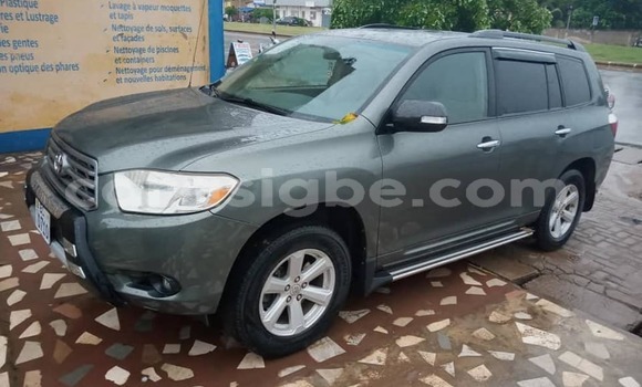 Acheter Occasion Voiture Toyota Highlander Vert à Lomé, Togo Acheter Occasion Voiture Toyota Highlander Vert à Lomé, Togo