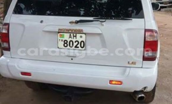 Acheter Occasion Voiture Nissan Pathfinder Blanc à Adawlato, Togo