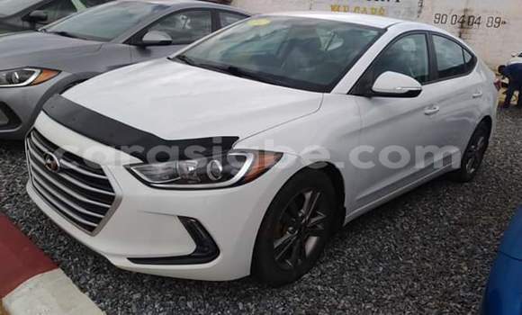 Acheter Occasion Voiture Hyundai Elantra Rouge à Lomé, Togo Acheter Occasion Voiture Hyundai Elantra Rouge à Lomé, Togo